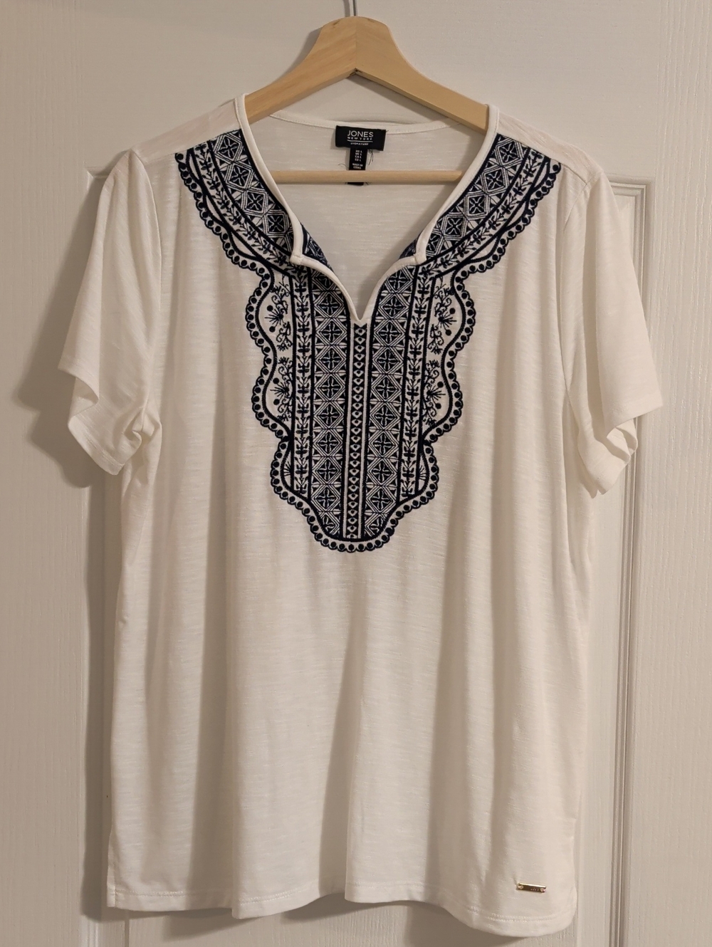 Jones New York White Short-Sleeve Tee with Navy Embroidered Yoke